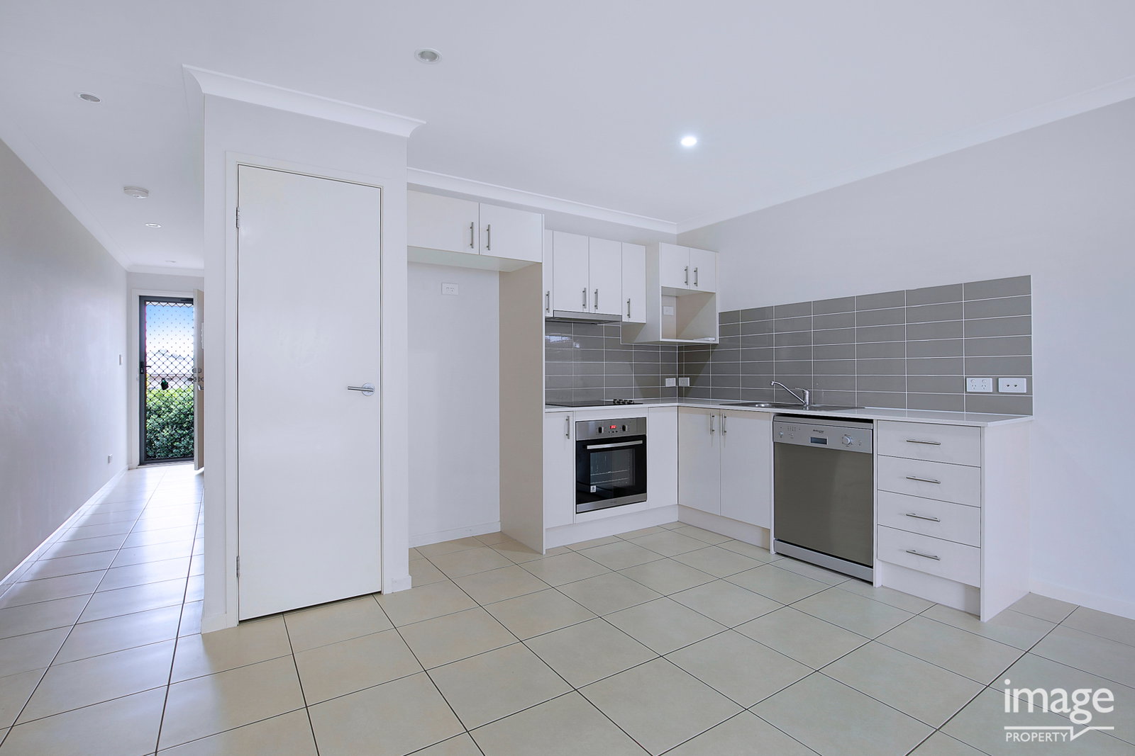 2/58-60 Feather Ct, Morayfield, QLD, 4506, Morayfield - Thumbnail 5