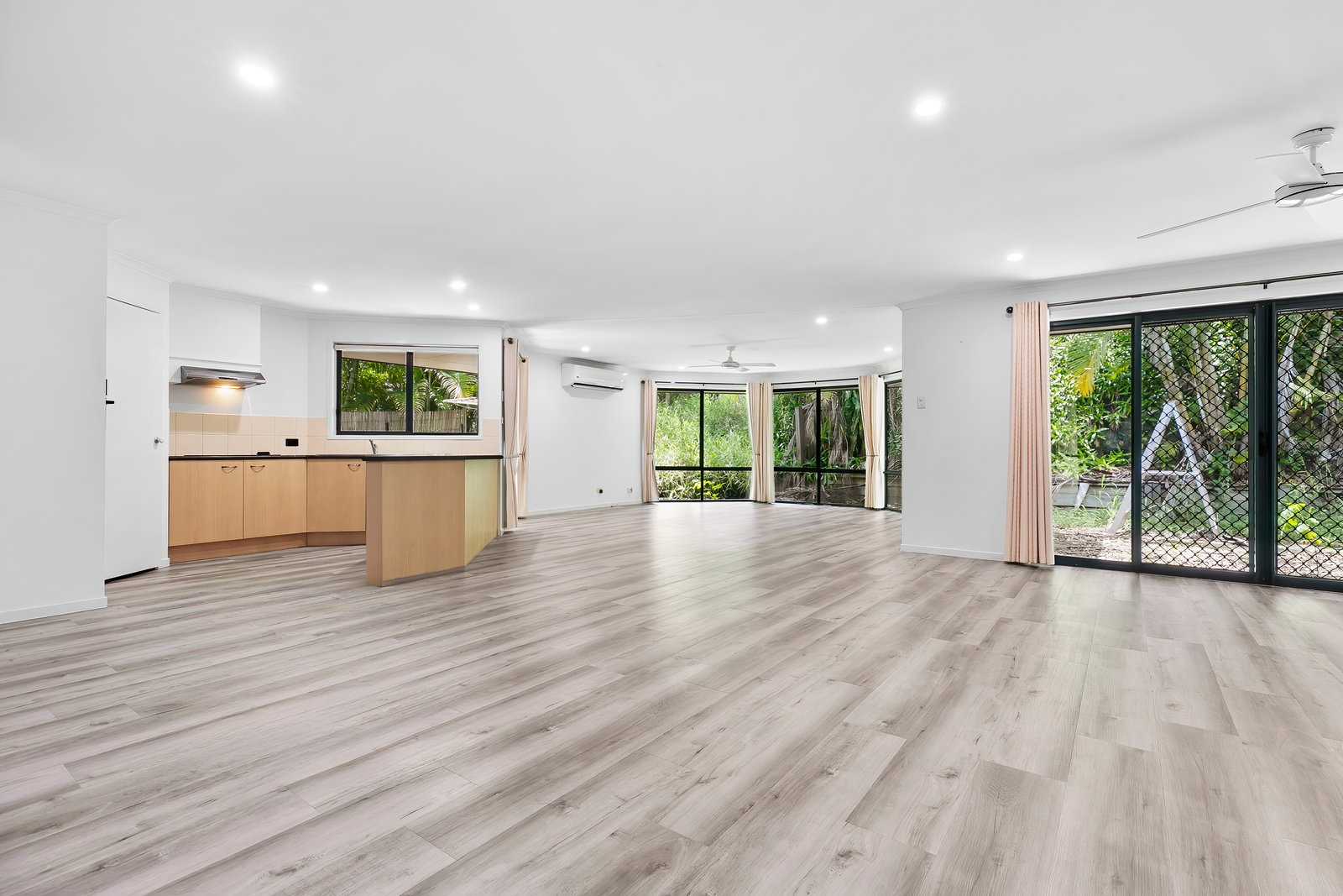 Main listing image for 7 Hillside Ct, Little Mountain  QLD  4551