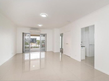 Image 3 for 4/12 Drayton Terrace, Wynnum  QLD  4178