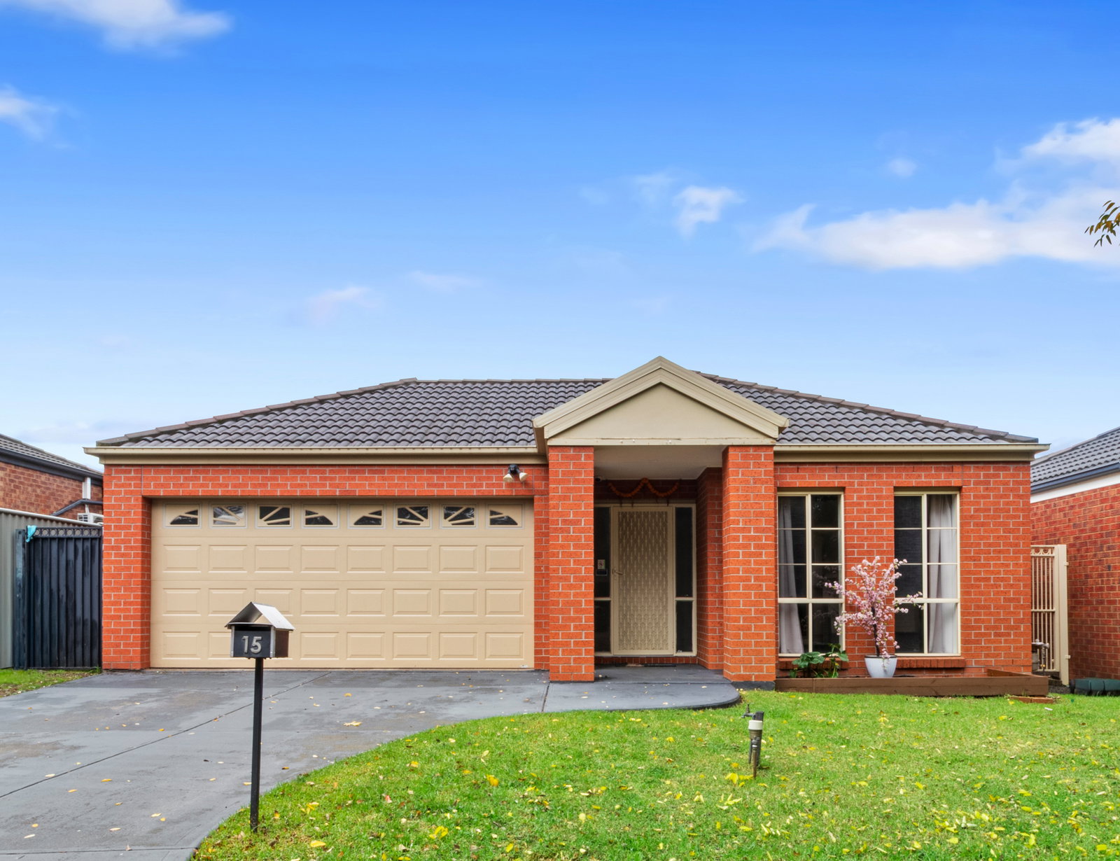 Main listing image for 15 Westerfolds Loop, Craigieburn  VIC  3064