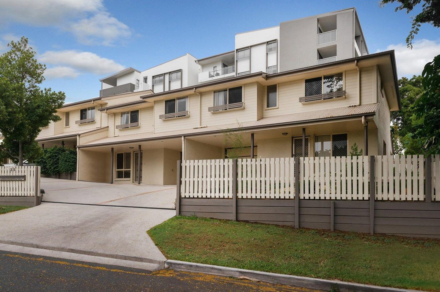 Main listing image for 2/35 Sammells Dr, Chermside  QLD  4032
