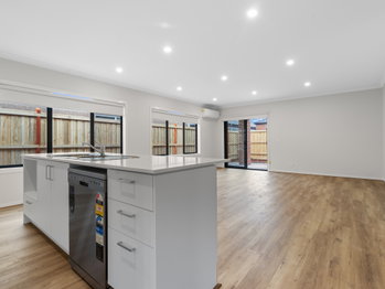 Image 3 for 16 Woodlawn Rd, Wollert  VIC  3750