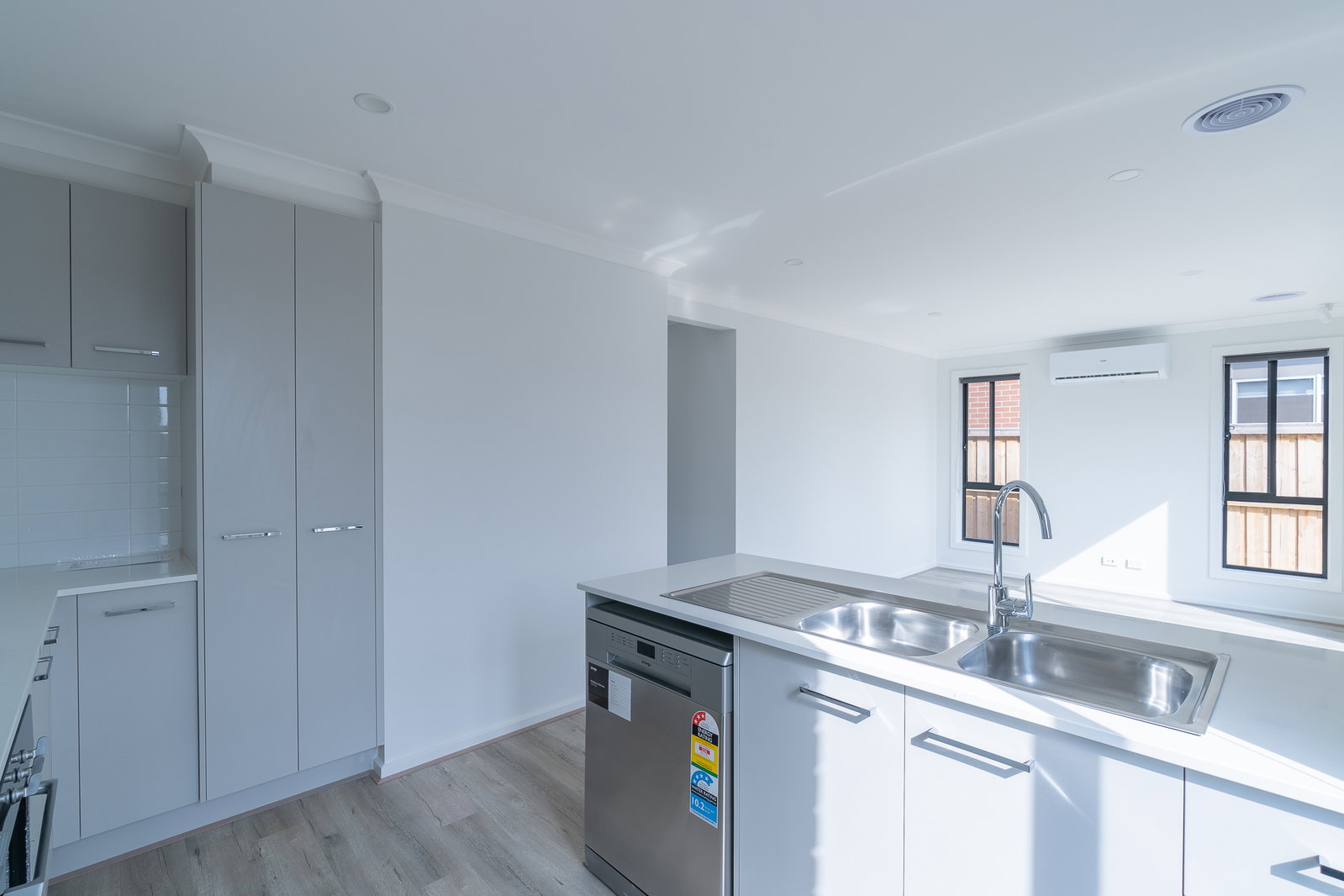 Main listing image for 5 Echidna Dr, Beveridge  VIC  3753