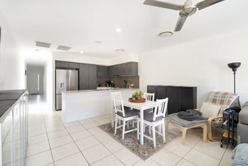 Image 4 for 9 Mortimer Dr, Flagstone  QLD  4280