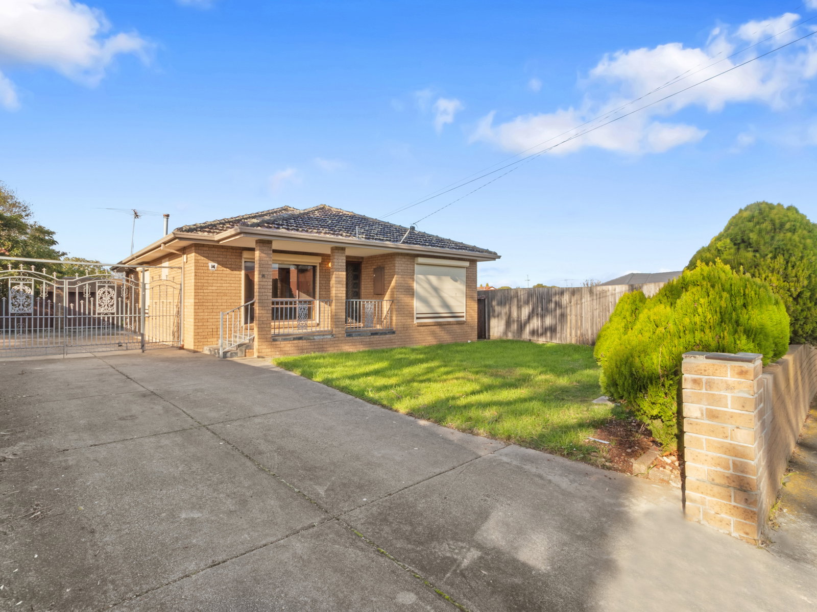 Main listing image for 14 Douglas Ave, St Albans  VIC  3021