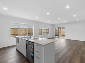 Image 4 for 8 Woodlawn Rd, Wollert  VIC  3750
