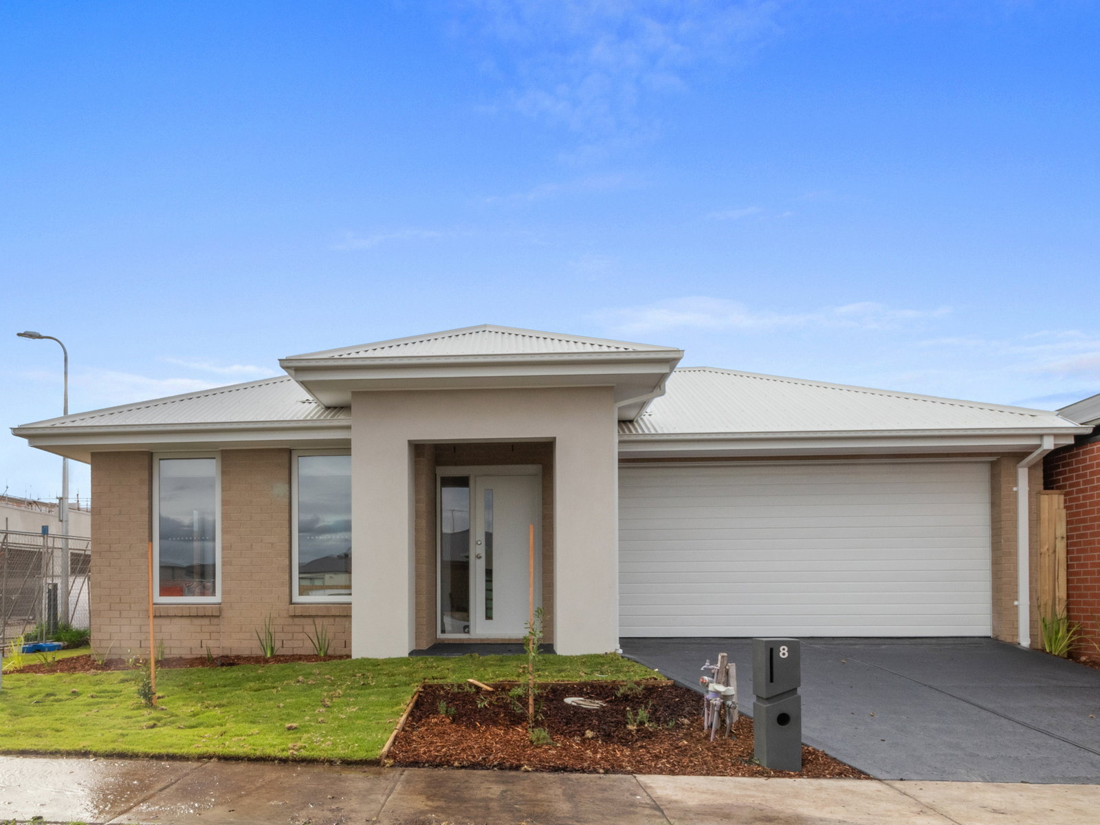 Main listing image for 8 Woodlawn Rd, Wollert  VIC  3750