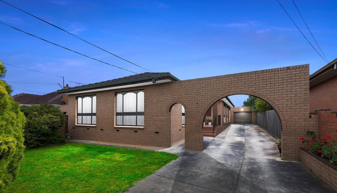 Main listing image for 9 Ivanhoe Ave, St Albans  VIC  3021
