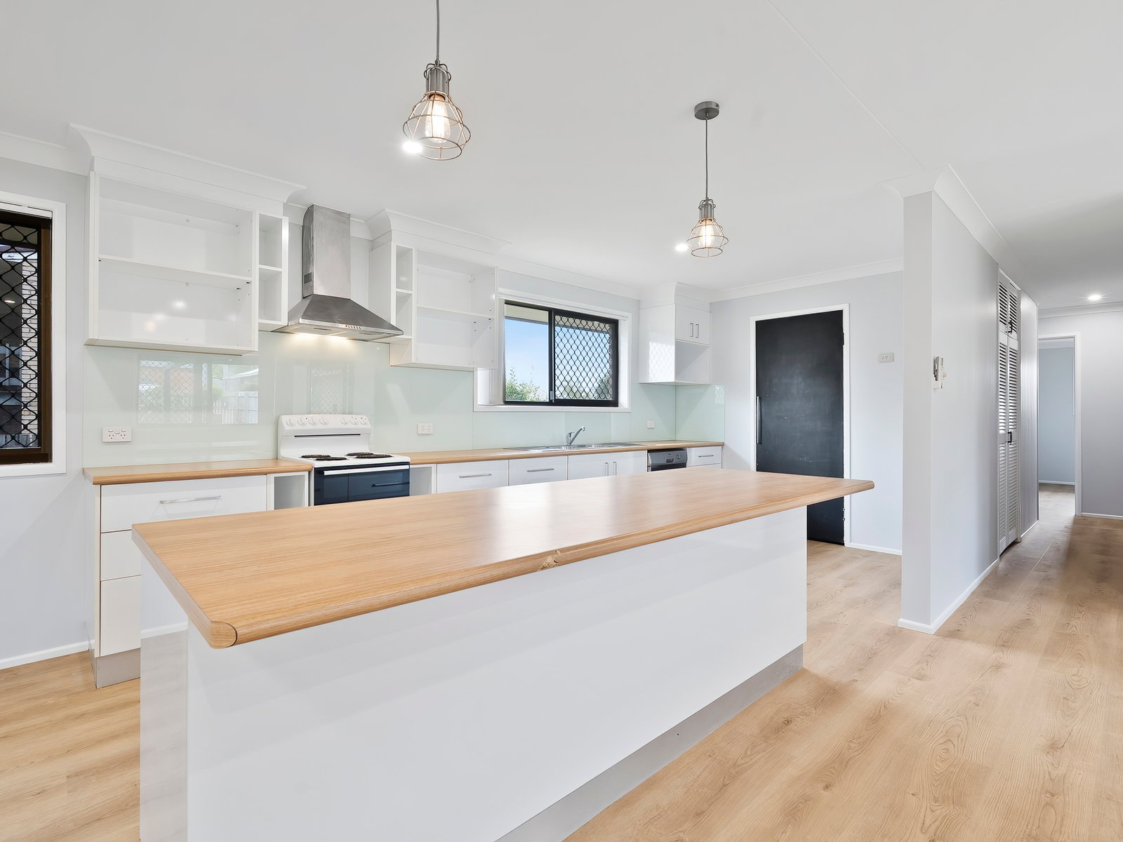 Main listing image for 1 Coryule St, Battery Hill  QLD  4551