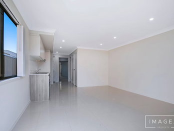 Image 4 for 2/7 Churchill Street, Bellbird Park  QLD  4300