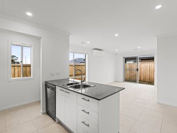 Image 4 for 7 Geometry Dr, Charlemont  VIC  3217