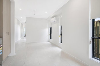 Image 4 for 2/26 Mercy Cct, Park Ridge  QLD  4125
