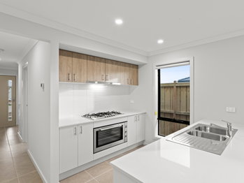Image 3 for 23 Elbert St, Charlemont  VIC  3217