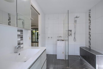 Image 6 for 2/11 View St, Woody Point  QLD  4019