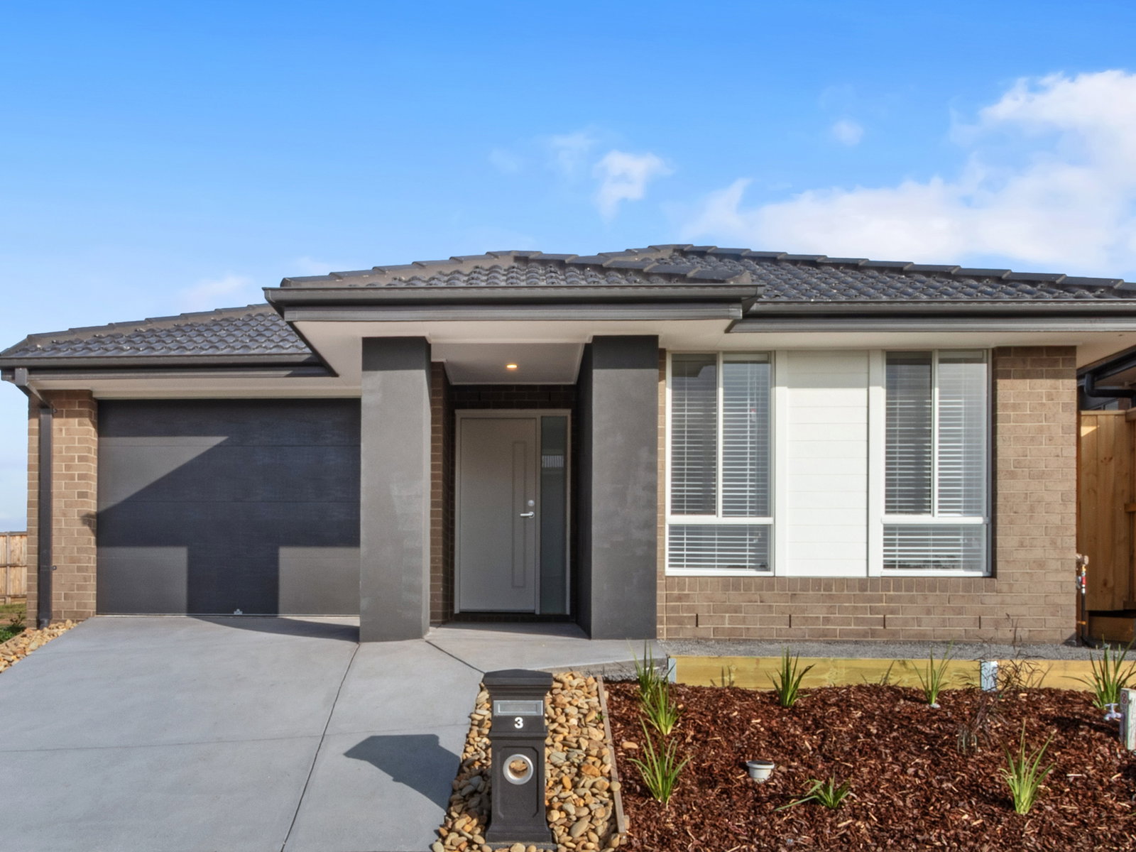 Main listing image for 3 Ashfield Dr, Charlemont  VIC  3217