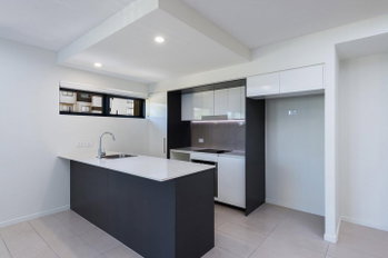 Image 3 for 302/37-39 Regent Street, Woolloongabba  QLD  4102