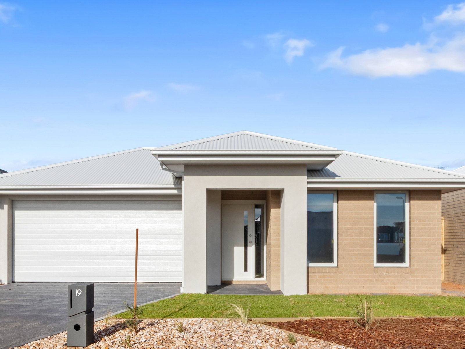 Main listing image for 19 Woodlawn Rd, Wollert  VIC  3750