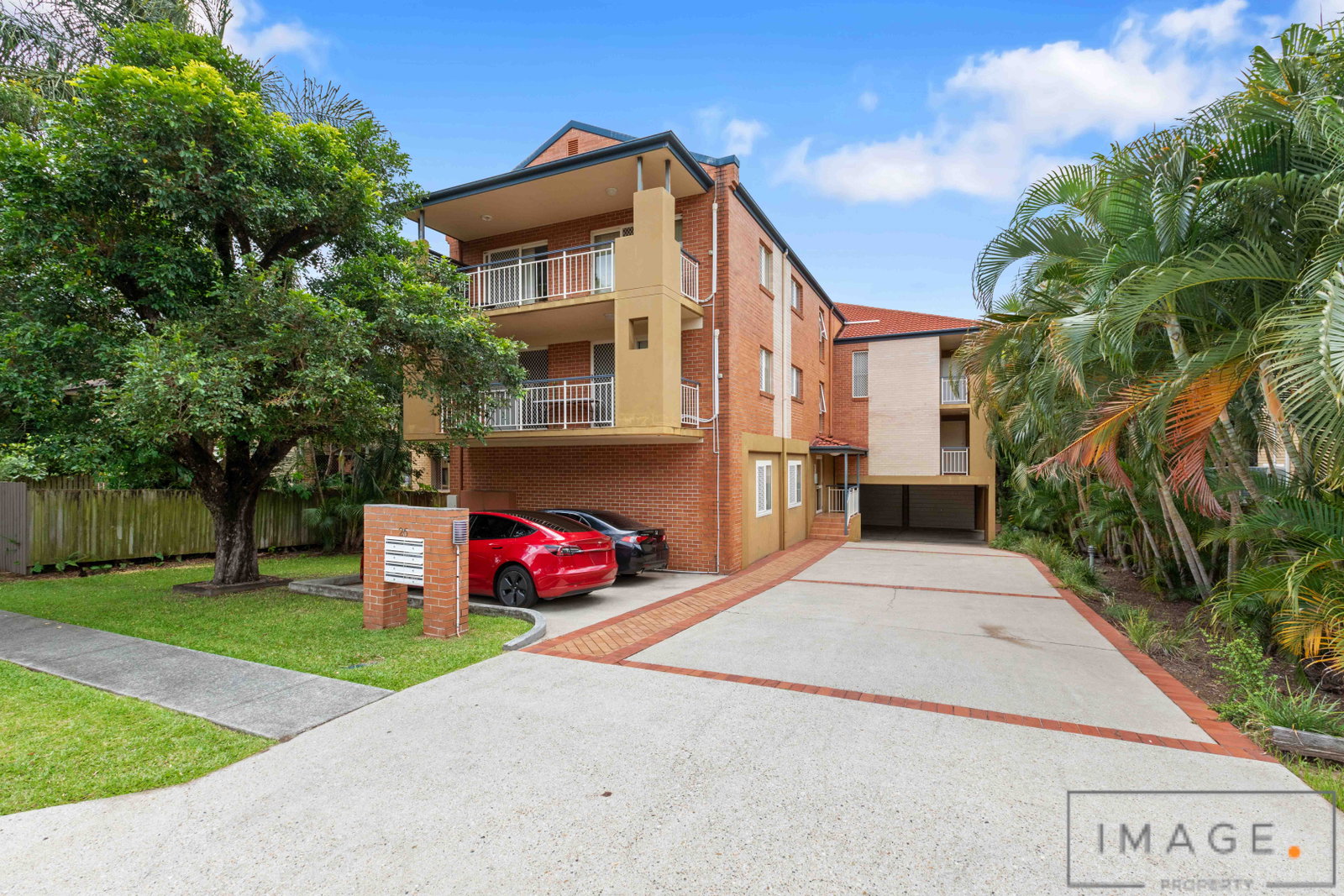 Main listing image for 1/26 Beatrice St, Taringa  QLD  4068