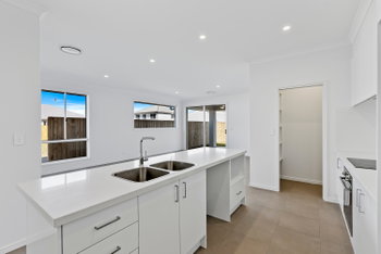 Image 5 for 42 North Vlg Dr, Nirimba  QLD  4551