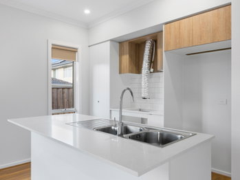 Image 4 for 32 Burgess St, Mernda  VIC  3754