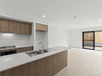 Image 3 for 13 Jetty St, Armstrong Creek  VIC  3217