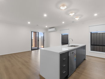 Image 5 for 14 Buangor Ave, Wollert  VIC  3750