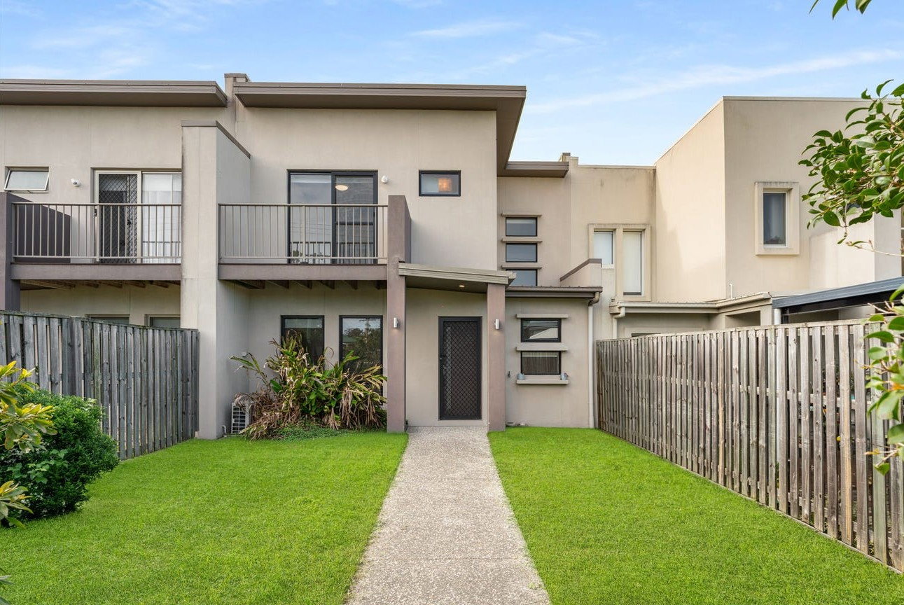 Main listing image for 8 Napier Circuit, Silkstone  QLD  4304