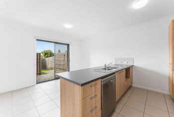 Image 3 for 8 Napier Circuit, Silkstone  QLD  4304