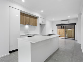 Image 3 for 53 Dorchester St, Thornhill Park  VIC  3335