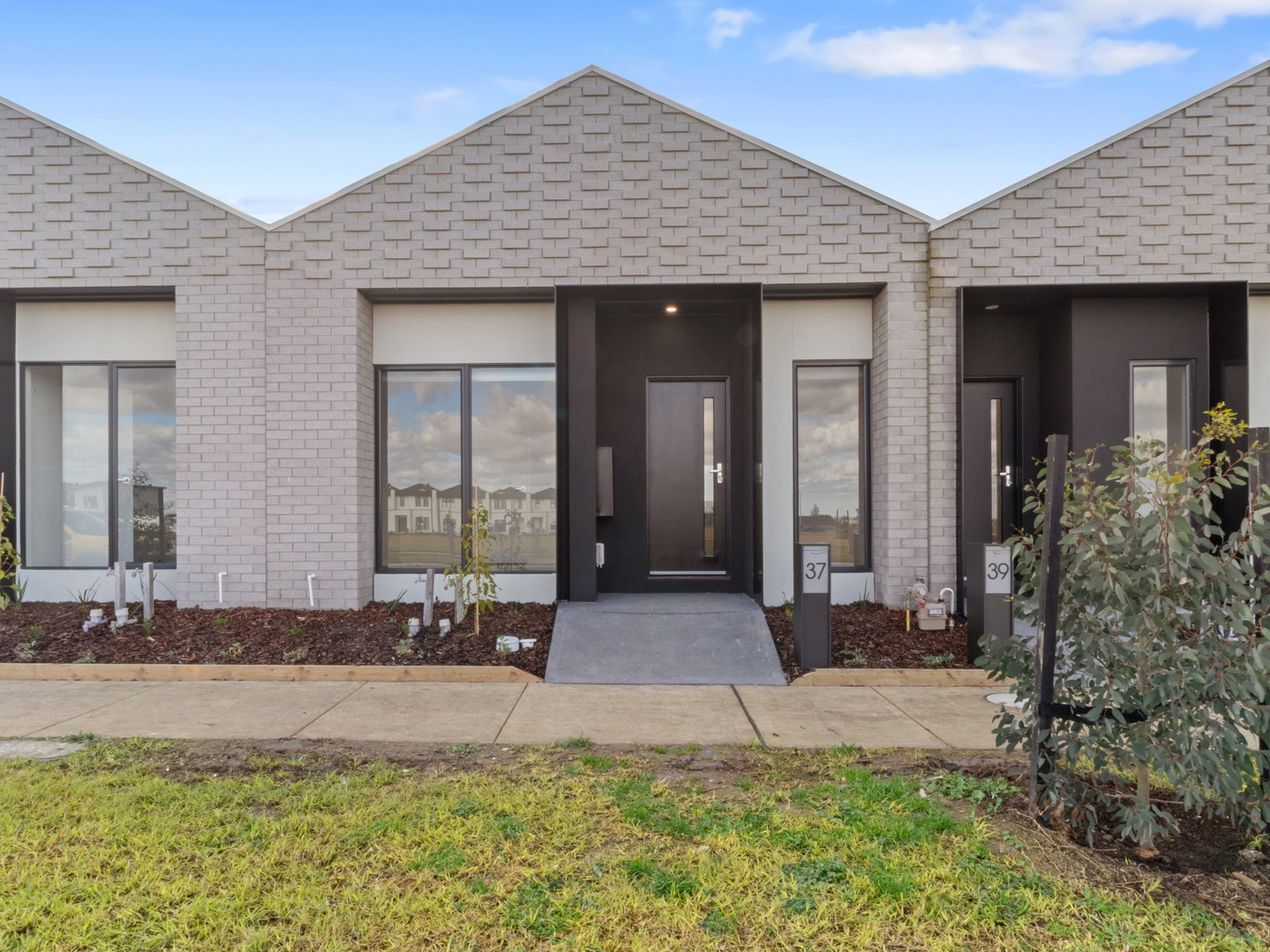 Main listing image for 37 Corbally Rd, Beveridge  VIC  3753