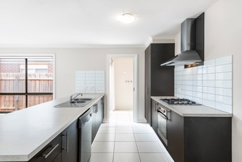 Image 5 for 18 Robinson Dr, Melton South  VIC  3338