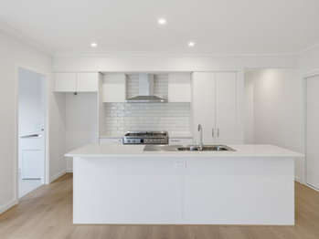 Image 4 for 38 Somerford Dr, Clyde North  VIC  3978