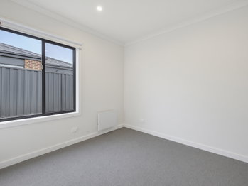 Image 6 for 38 Somerford Dr, Clyde North  VIC  3978