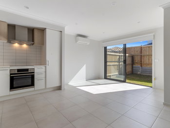 Image 3 for 15 Galanthus St, Charlemont  VIC  3217
