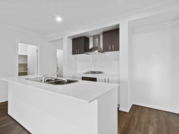 Image 3 for 30 Fuchsia St, Wollert  VIC  3750