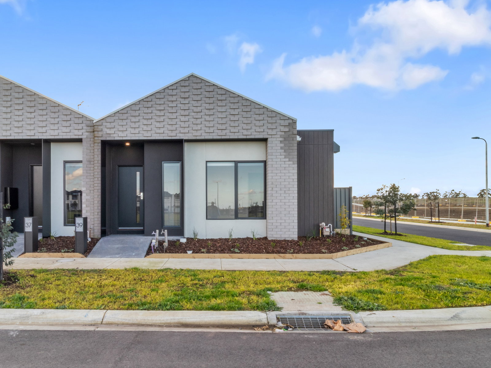 Main listing image for 39 Corbally Rd, Beveridge  VIC  3753