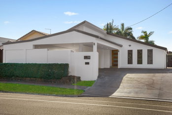 Image 3 for 748 Nerang Broadbeach Rd, Carrara  QLD  4211