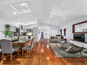 Image 3 for 66 Temple St, Coorparoo  QLD  4151