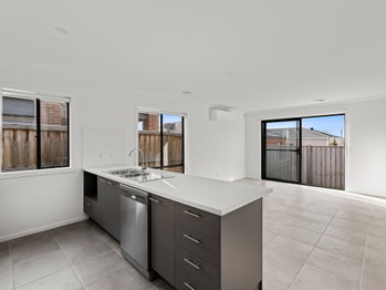 Image 4 for 75 Greyjoy Road, Charlemont  VIC  3217