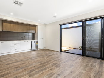 Image 4 for 7 Rosebank Walk, Thornhill Park  VIC  3335