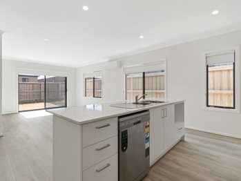 Image 5 for 40 Golden Pkwy, Donnybrook  VIC  3064