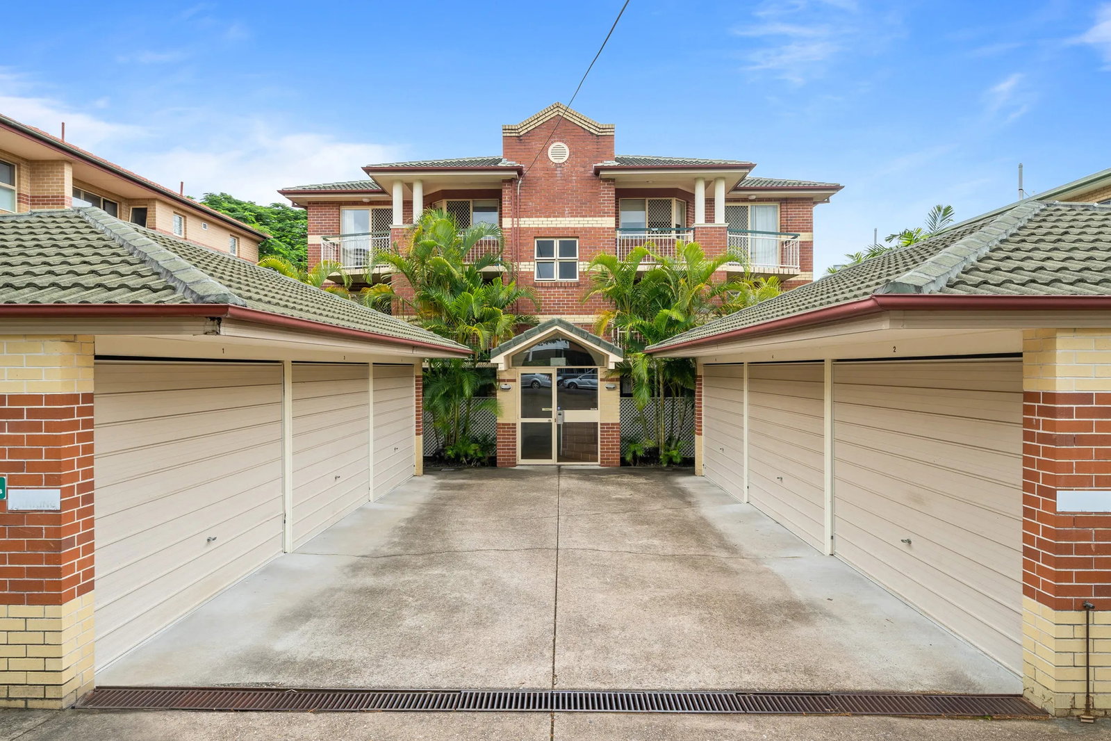 Main listing image for 4/52 Kitchener St, Coorparoo  QLD  4151