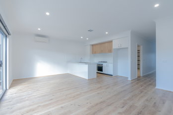 Image 4 for 13 Rhynhurst St, Clyde North  VIC  3978