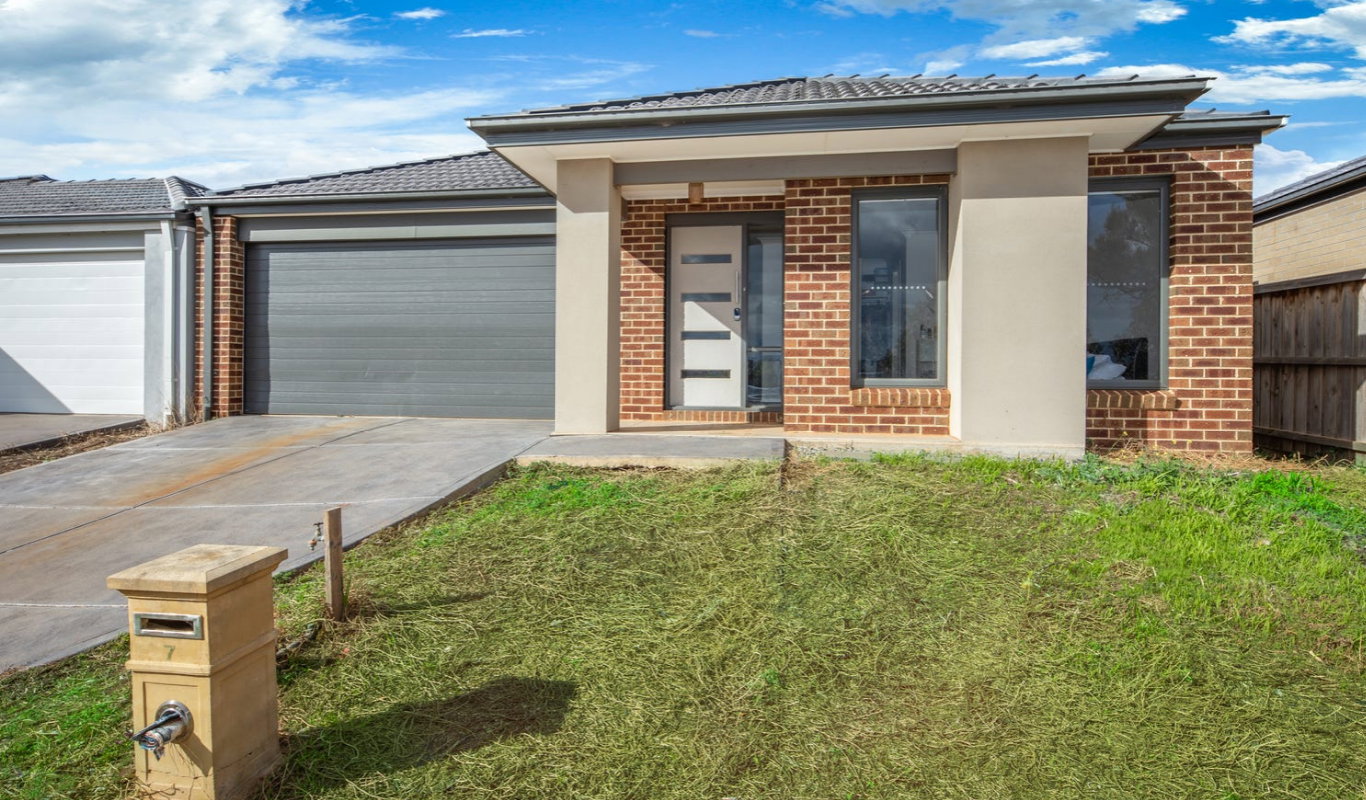 Main listing image for 7 Blake Pl, Brookfield  VIC  3338