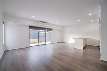 Image 3 for 23 Rhynhurst St, Clyde North  VIC  3978