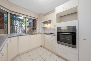 Image 4 for 2/52 Kitchener St, Coorparoo  QLD  4151