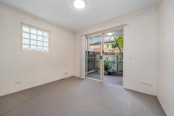 Image 5 for 2/52 Kitchener St, Coorparoo  QLD  4151