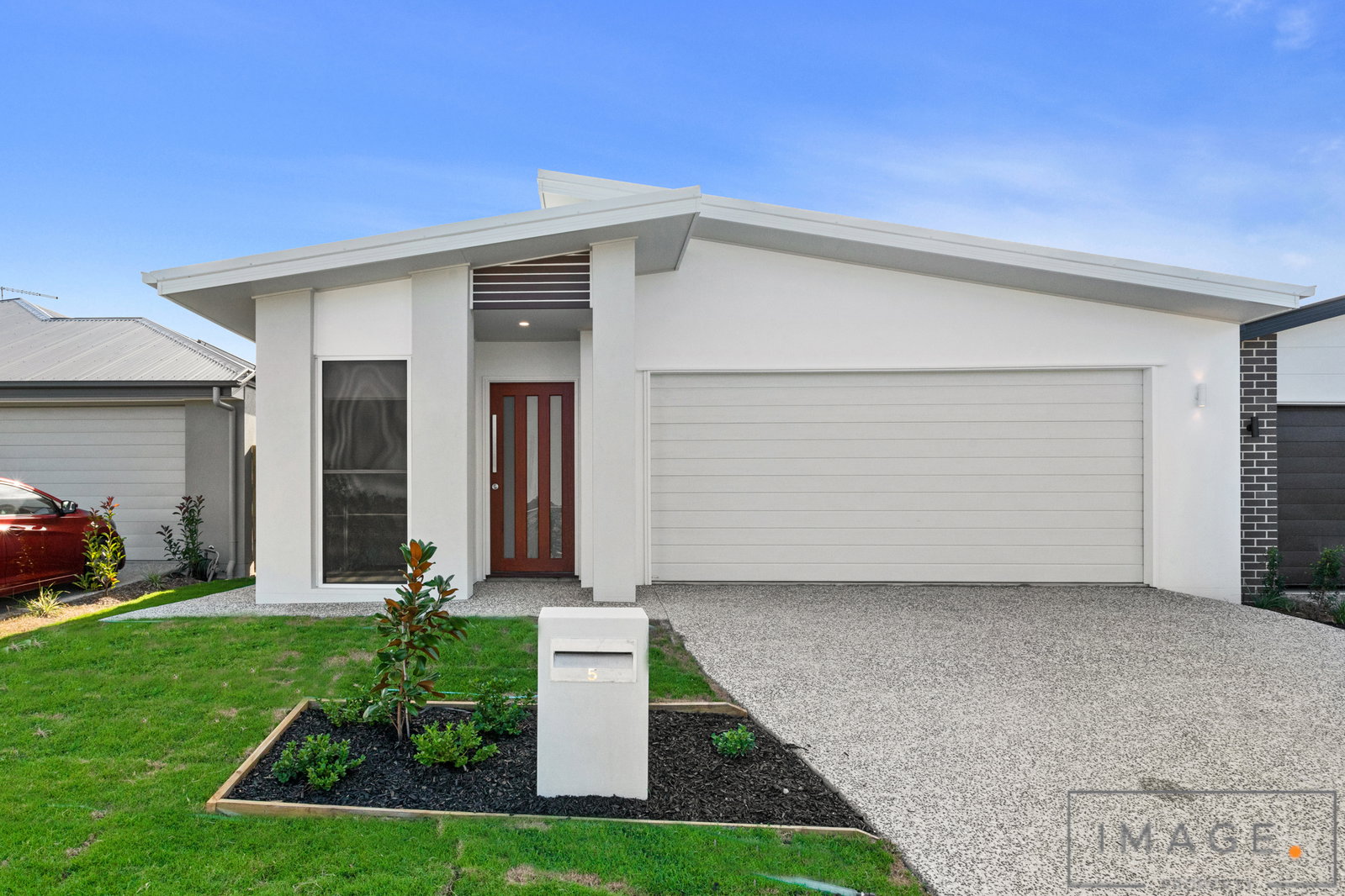 Main listing image for 5 Point Av, Victoria Point  QLD  4165