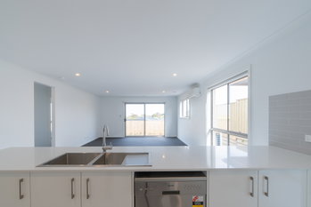 Image 6 for 8 Hardhead St, Wallan  VIC  3756