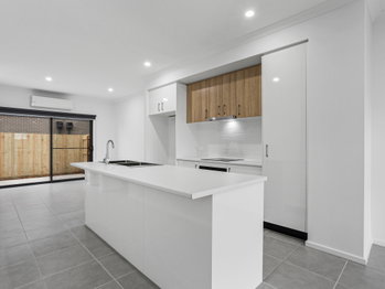 Image 3 for 55 Dorchester St, Thornhill Park  VIC  3335